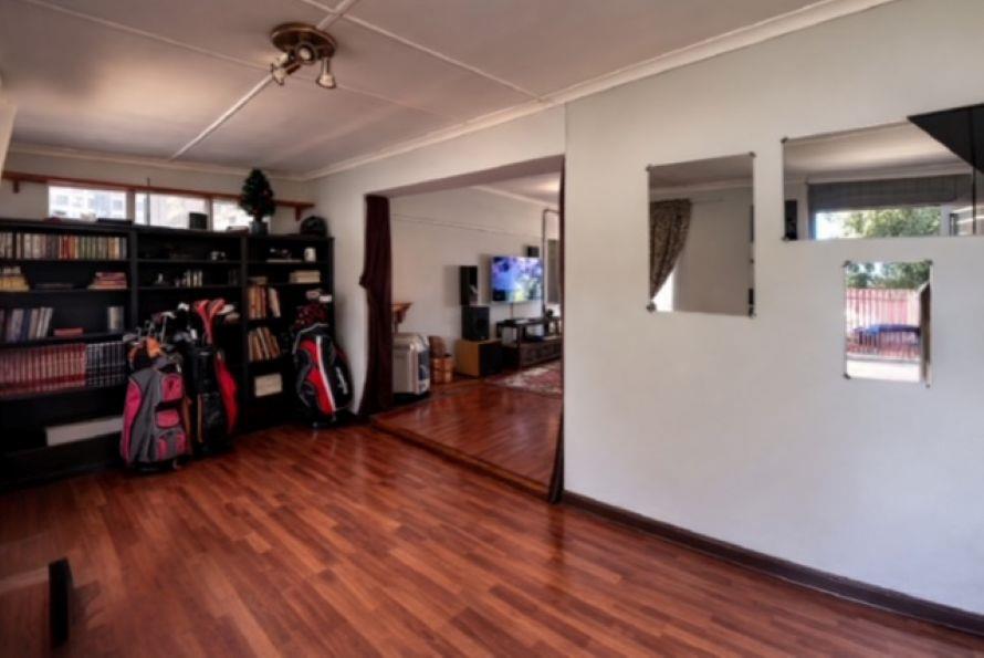 5 Bedroom Property for Sale in Wilgehof Free State